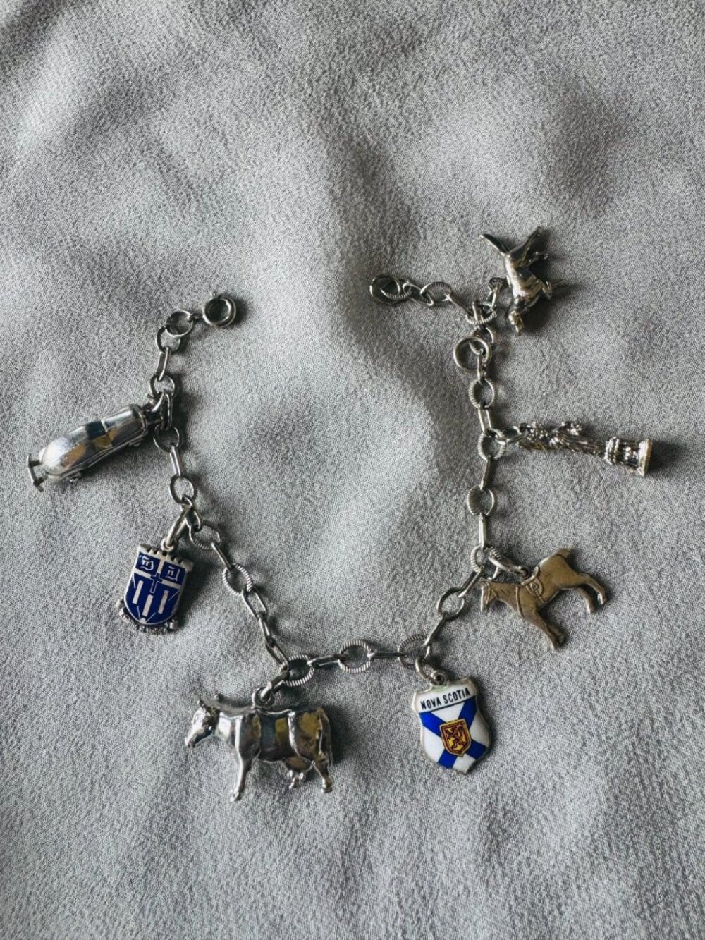 Vintage 925 Sterling Silver Charm Bracelet w/ 6 Sterling Silver Charms